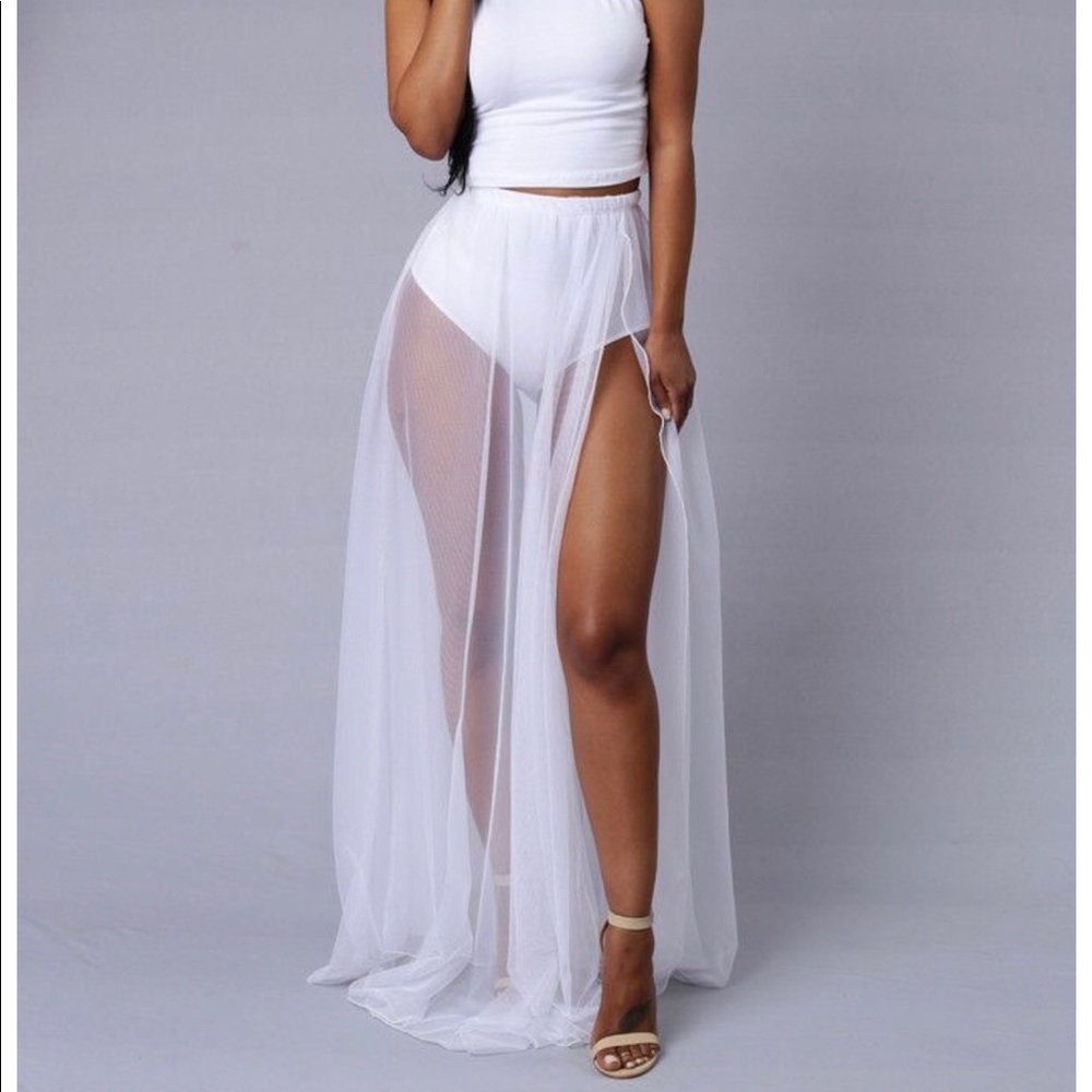 Fashion nova prima Donna skirt.